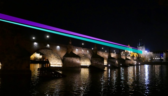 Между башнями Карлова моста пустят лазерные лучи