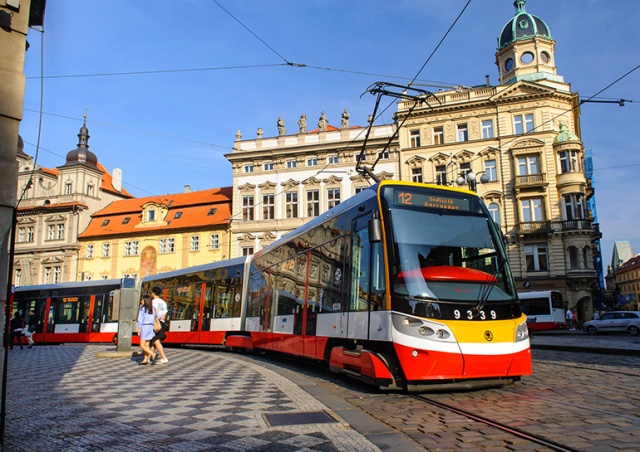 Прага изменит условия бесплатного проезда беженцев
