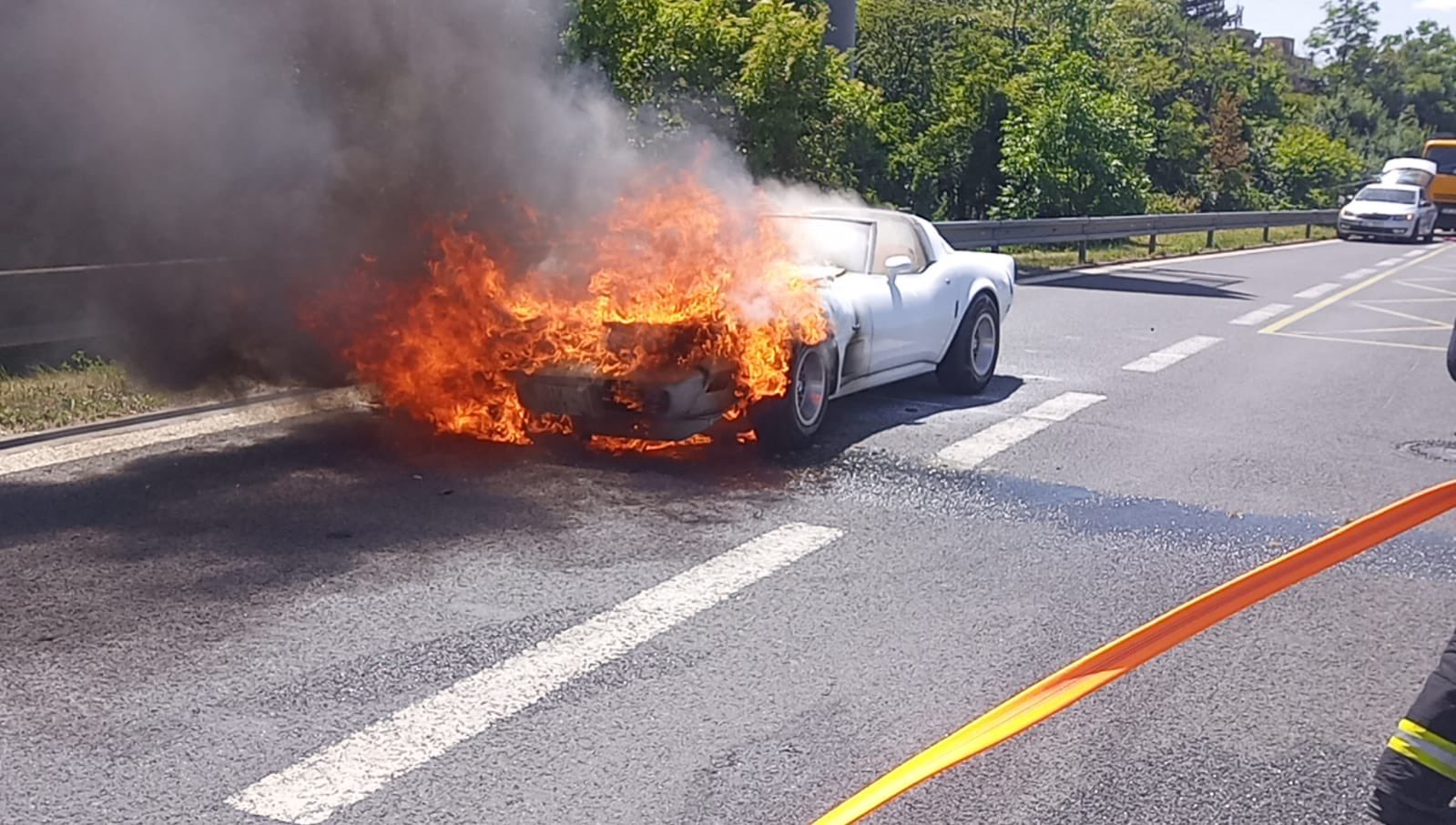 Старые Lamborghini горящая