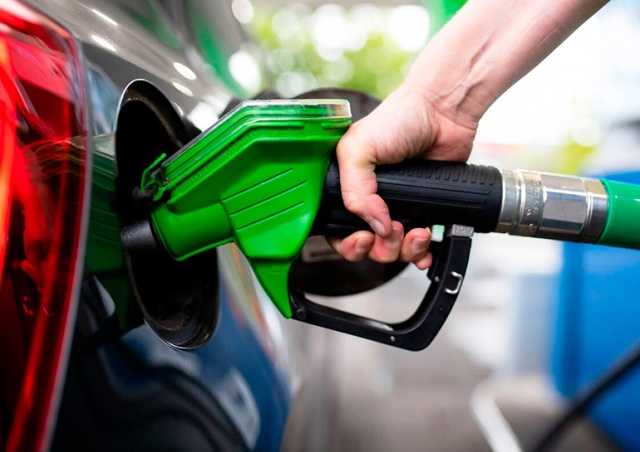 Цены на бензин в Чехии достигли исторического максимума