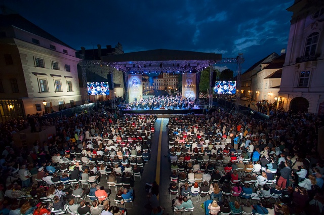 Сегодня у Пражского Града состоится бесплатный концерт Чешской филармонии