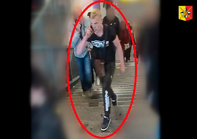 В Праге пассажир метро избил охранника, разбудившего его на конечной: видео