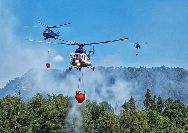 Впечатляющее видео работы пожарной авиации в «Чешской Швейцарии»