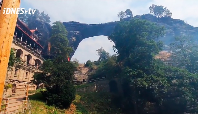 Правчицкие ворота не пострадали от пожара: видео
