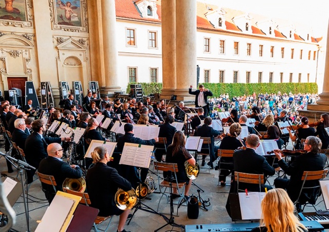 Симфонический оркестр Праги анонсировал бесплатный концерт музыки из фильмов