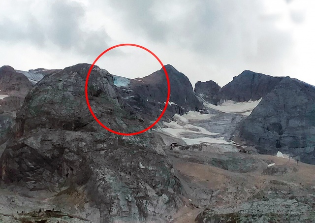 В итальянских Альпах сошел ледник: 6 туристов погибли, 12 пропали без вести