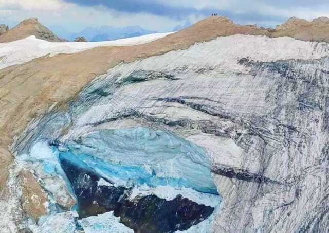 Среди погибших от схода ледника в Италии оказался гражданин Чехии
