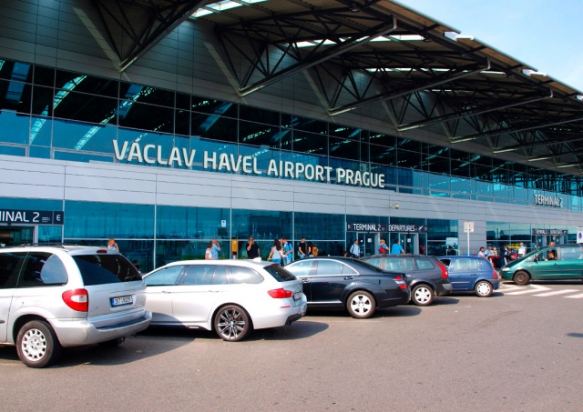 Пражский аэропорт на шесть дней закроет подъезд к Терминалу-2