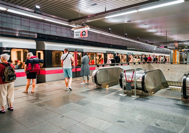 В Праге на выходные закроют участок красной линии метро