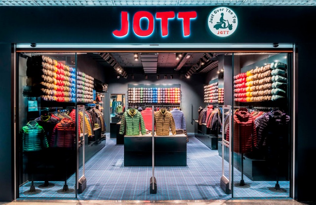 На рынок Чехии выходит французский бренд одежды JOTT