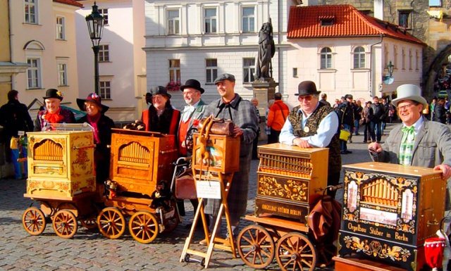 В субботу в центре Праги пройдет фестиваль шарманок