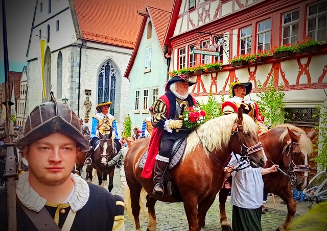 Экскурсия в Ротенбург на Таубере на исторический фестиваль Имперского города