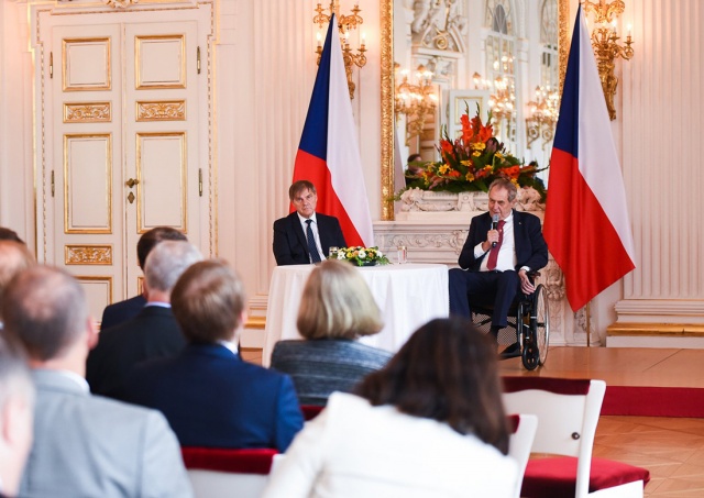 Президент Чехии: Россия ничего не приобрела, но потеряла почти все
