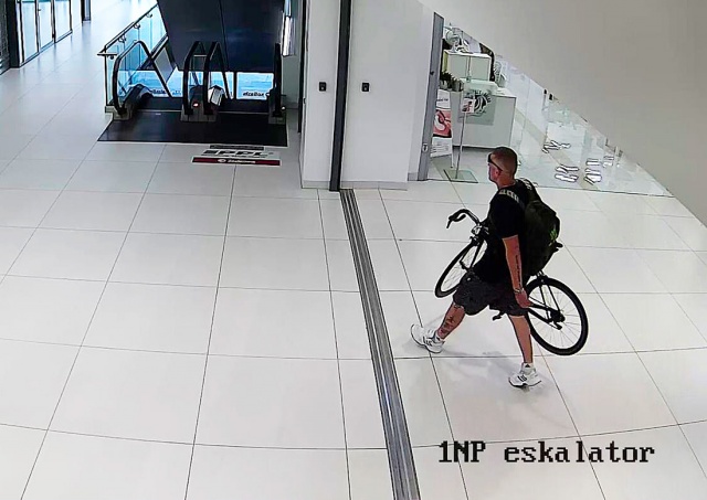 В Праге вор украл припаркованный велосипед за 250 тыс. крон