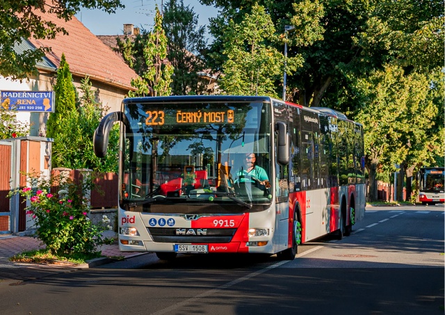 Из-за нехватки водителей в Праге и пригороде отменены 130 автобусных рейсов