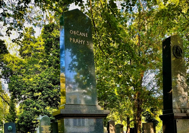 Прага-3 купила общую могилу для своих одиноких горожан