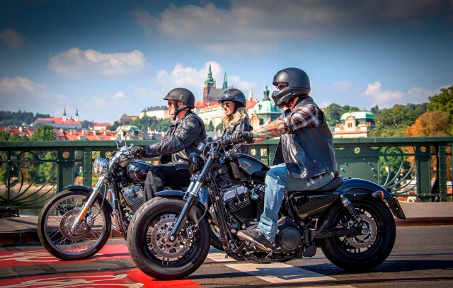 В субботу сотни мотоциклов Harley-Davidson проедут по центру Праги