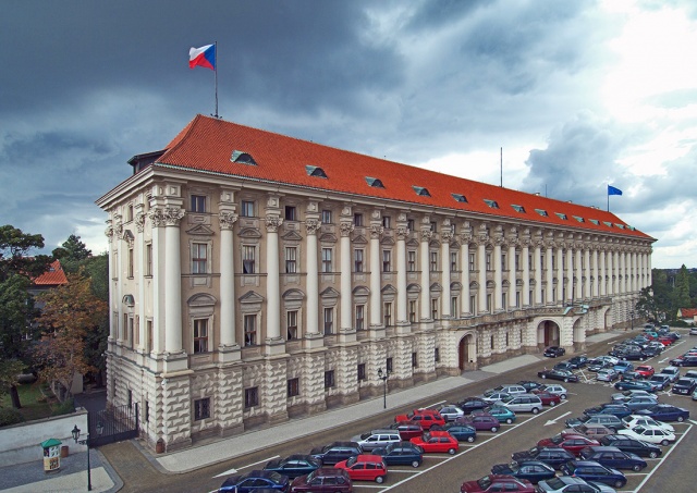 Чешские спецслужбы выявили в МИДе «крота», работавшего на Россию  