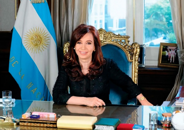 Вице-президента Аргентины пытались застрелить, но пистолет дал осечку: видео