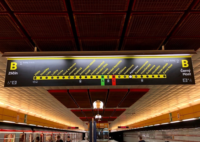 В метро Праги начали тестировать новую систему навигации