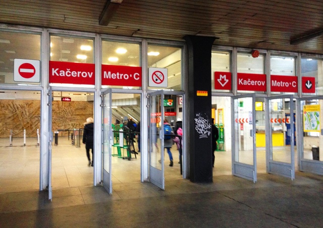 ЧП в метро Праги остановило движение поездов на отрезке Kačerov-Florenc