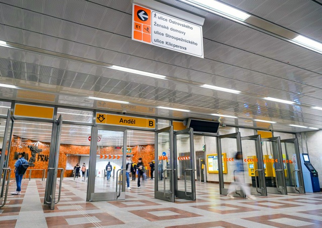 В Праге тысячи человек опоздали на работу из-за ЧП в метро