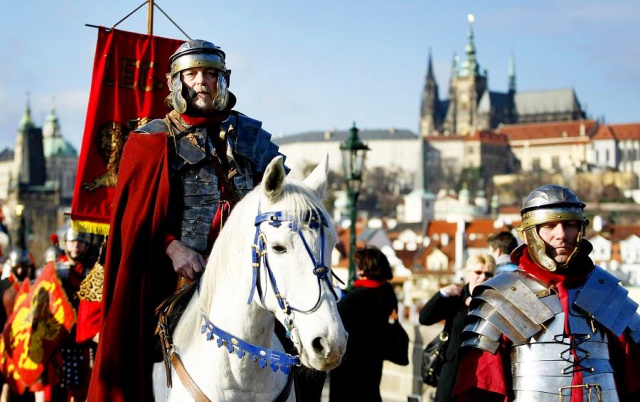 В пятницу на Карловом мосту Праги состоится святомартинское шествие