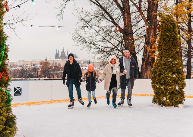 На набережной в центре Праги откроется бесплатный каток