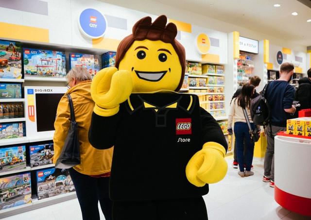 В Праге открылся первый официальный магазин LEGO: видео
