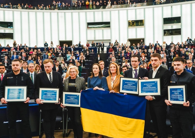 Европарламент вручил премию Сахарова народу Украины