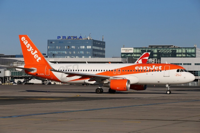Самолет экстренно сел в Праге из-за сообщения о бомбе на борту
