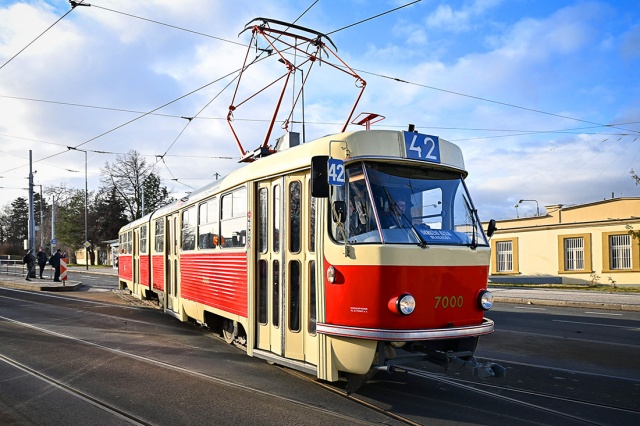 Прелестное ретро: на улицы Праги выйдет отреставрированный сочлененный трамвай Tatra K2