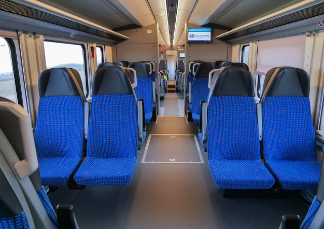 České dráhy показали новые поезда польского производства