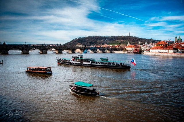 В воскресенье в Праге можно будет бесплатно прокатиться на прогулочных судах, но требуется резервация
