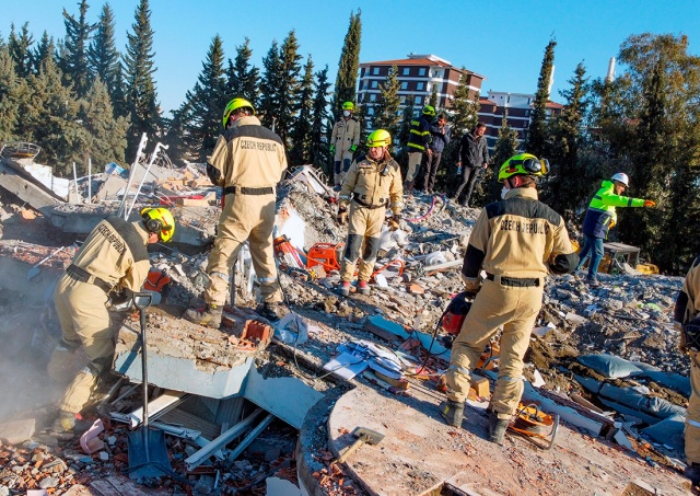 В Турции с разницей в три минуты произошли два новых землетрясения 