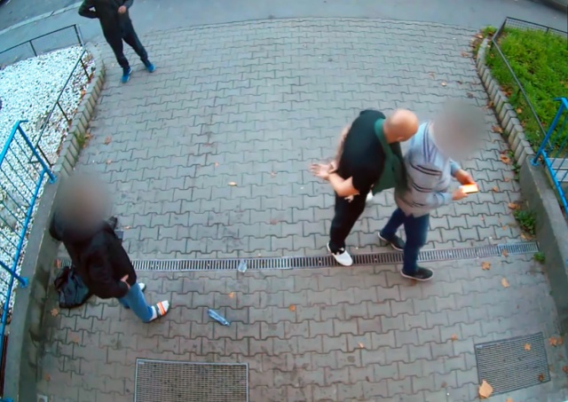 В Праге неизвестный избил троих иностранцев: видео