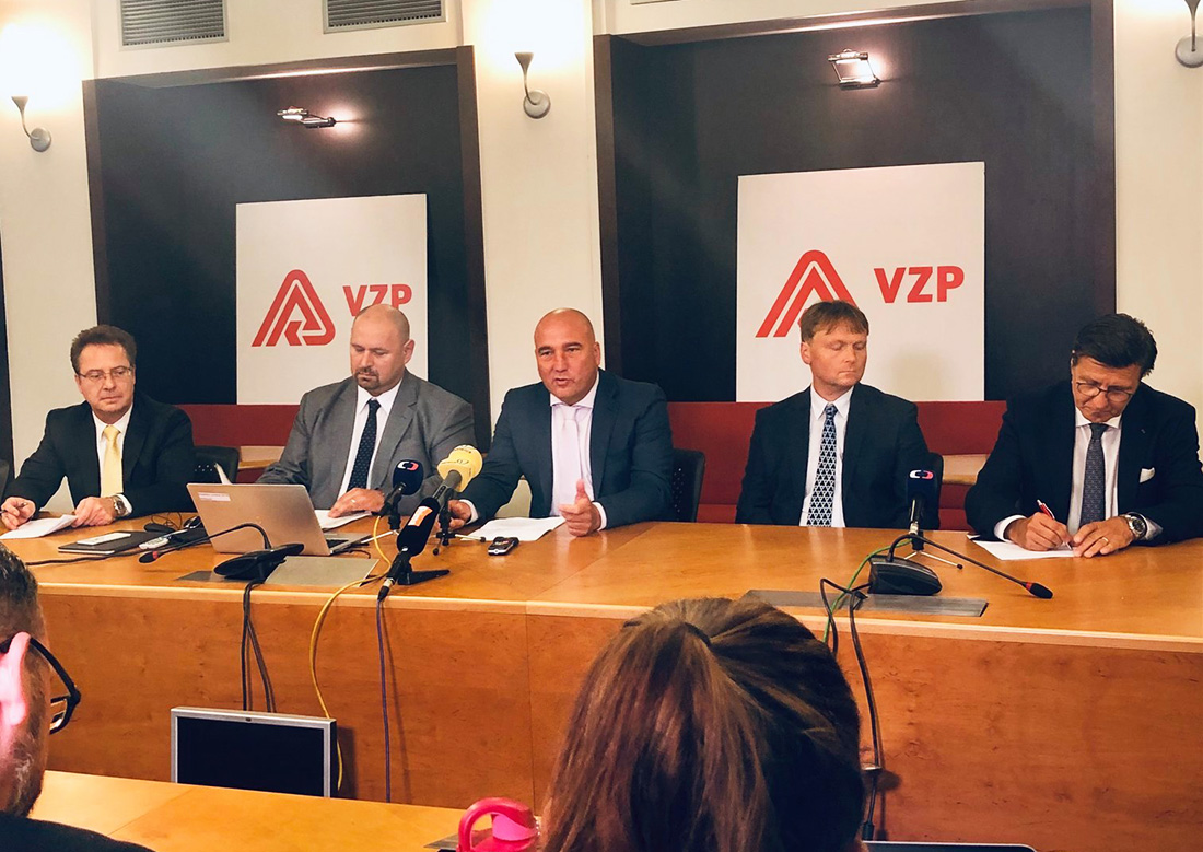Глава VZP получит рекордную премию
