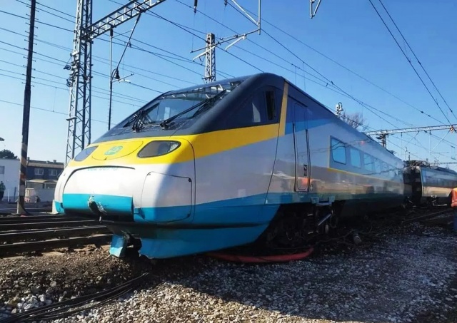 В Словакии сошел с рельсов чешский скоростной поезд Pendolino