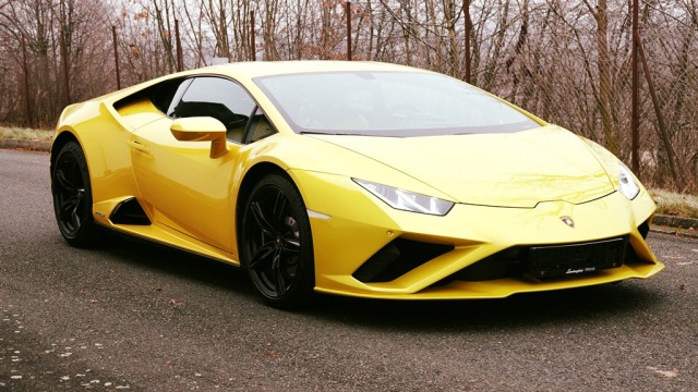 МВД Чехии выставило на продажу дорогой Lamborghini