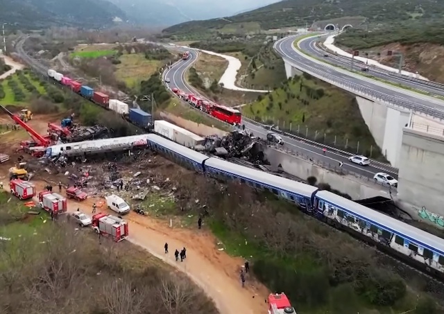 В Греции столкнулись два поезда: 32 человека погибли