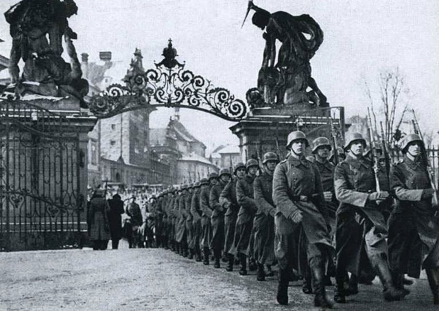 Ровно 84 года назад нацисты оккупировали Прагу: фото и видео