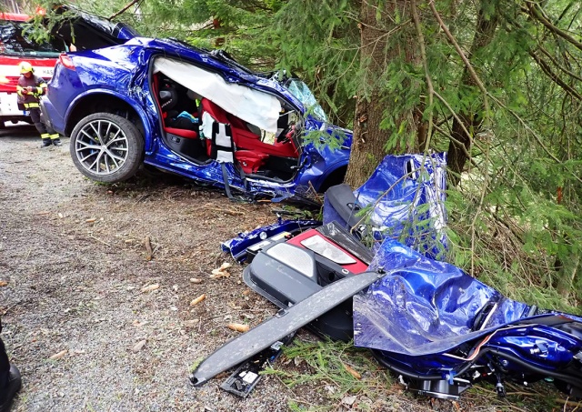 В Чехии водитель Maserati попал в аварию. Машина сама вызвала помощь