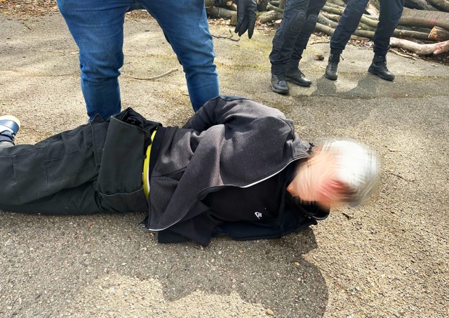Полиция Праги задержала подозреваемого в нападении с ножом на пешехода