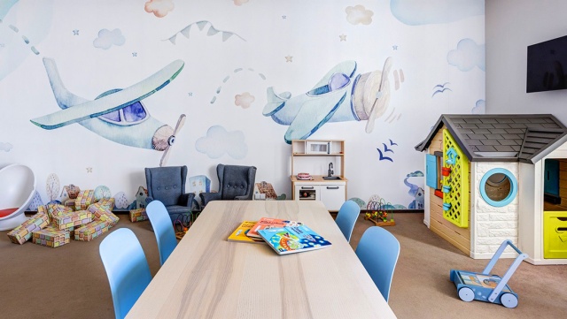 Пражский аэропорт открыл детские комнаты после реконструкции