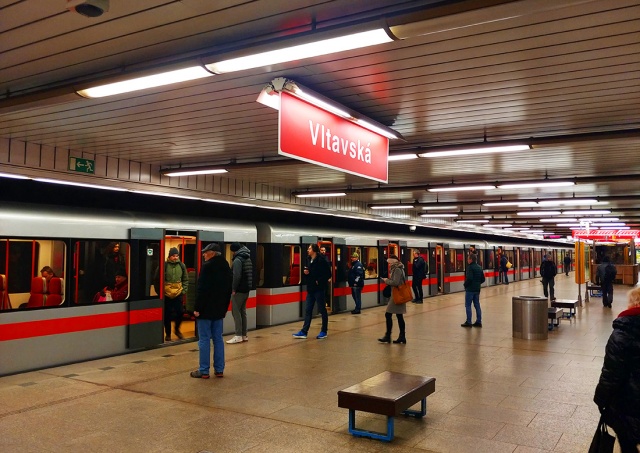 Идиотский поступок пассажира остановил работу целой линии пражского метро