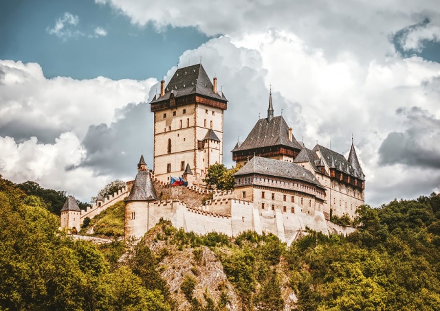 Сегодня для детей бесплатно открыты десятки чешских замков