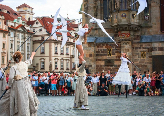 В Праге стартует международный фестиваль уличного театра. Вход бесплатный