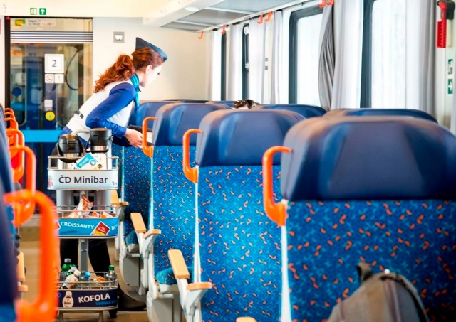 В чешских поездах продолжат продавать сушеных червей и сверчков