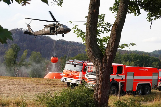 Чехия отправляет пожарных на помощь Греции