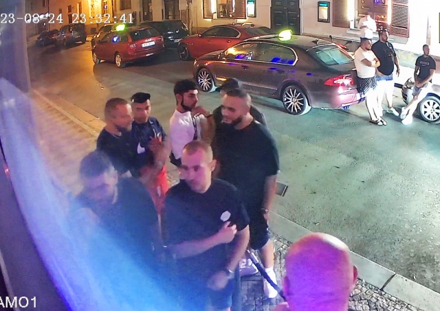 В центре Праги произошла драка со стрельбой: видео